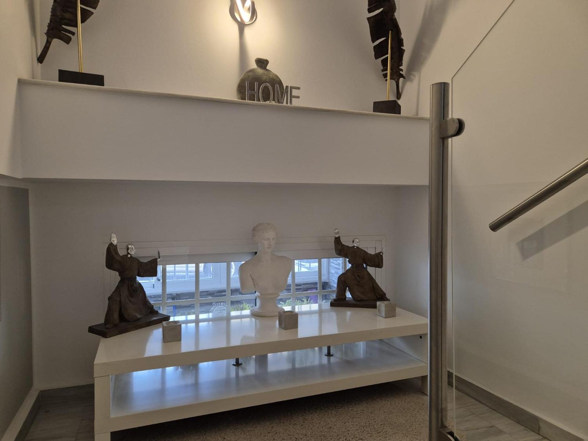 פואנגירולה Luxurious Three Bedroom Duplex Apt Close To Beach מראה חיצוני תמונה